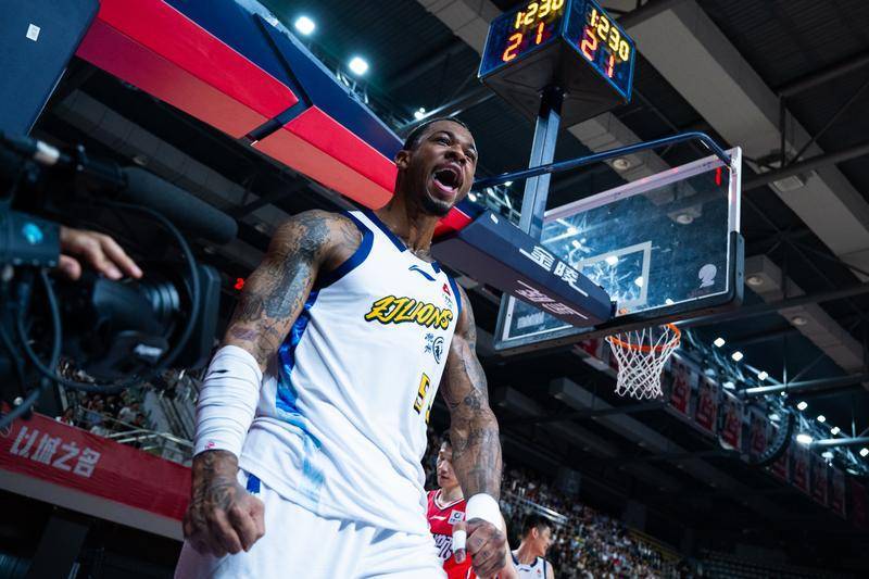 CBA两支劲旅调整外援 深圳签下NBA发展联盟MVP