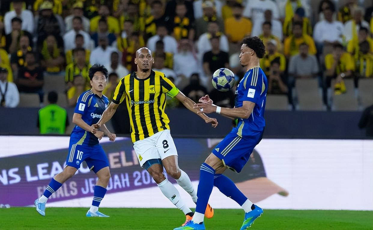 亚冠爆冷！卡塔尔与沙特冠军双双遭淘汰，日本两队携手闯进半决赛