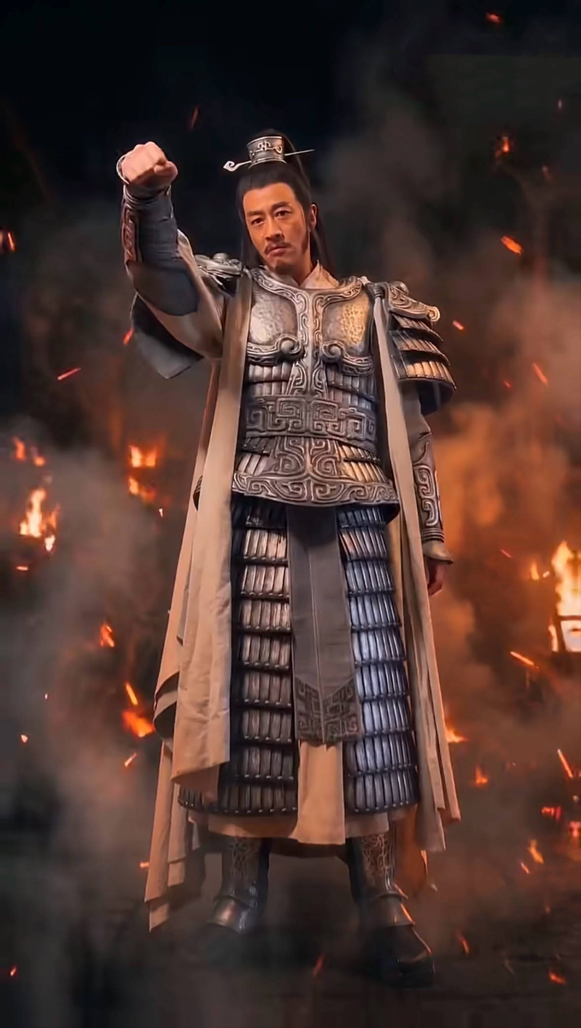 赛场之外惊喜连连，何润东霸王造型助力苏超引爆话题