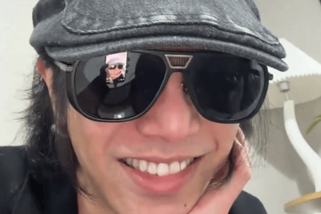 华晨宇火星演唱会突发延期！直播落泪仍坚持为粉丝献唱