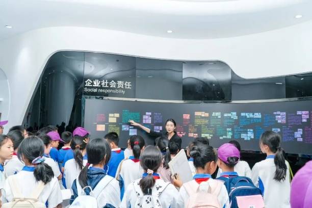 校企协同育人，深圳高级中学（集团）东校区小学部走进齐心集团(图2)