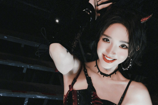 唐艺昕回应被调侃《浪姐》舞台唱“烫嘴rap”！网友辣评：没偷摸骂我两句吧