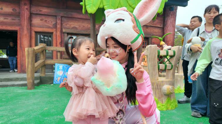 《“五一”亲子游标杆！闯入熊出没世界，解锁沉浸式假日时光》