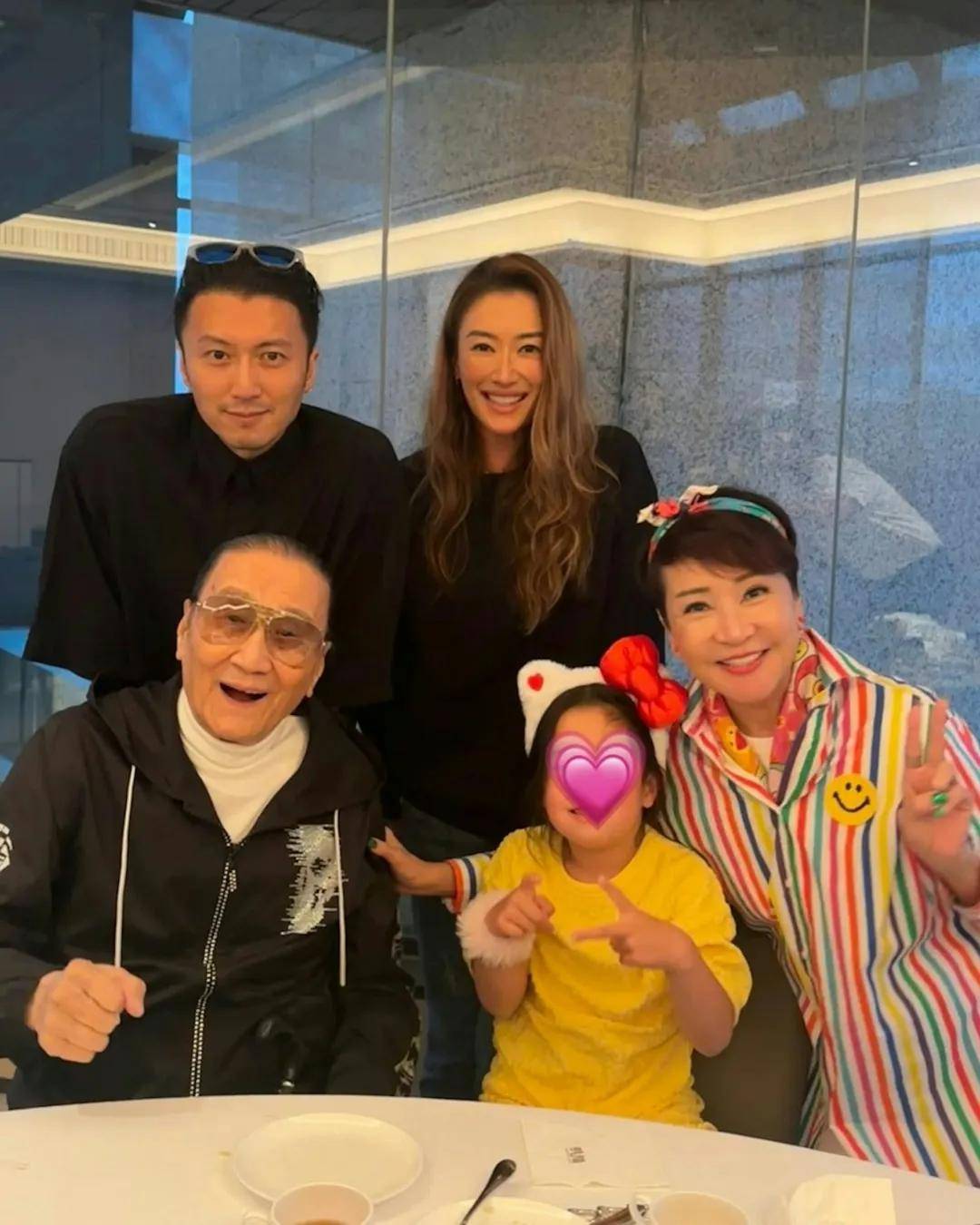 謝賢與狄波拉離婚後保执着友好關係重庆时时彩百家乐。（IG@jennifertsetingting）