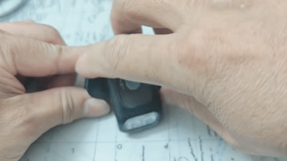 Fenix E04R体验:300流明加红蓝闪,87小时长续航,小身材真大本事
