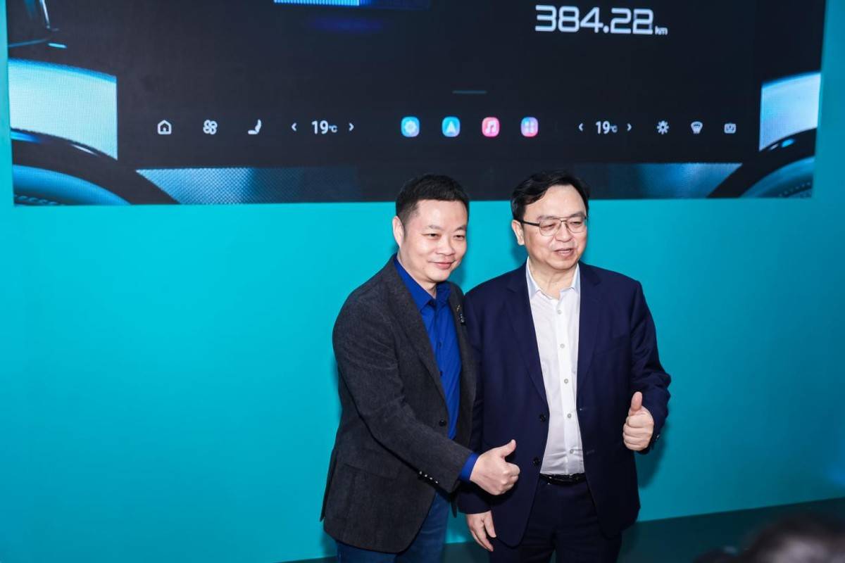 《霸屏北京车展！比亚迪E3馆火到国外，全场C位实锤》