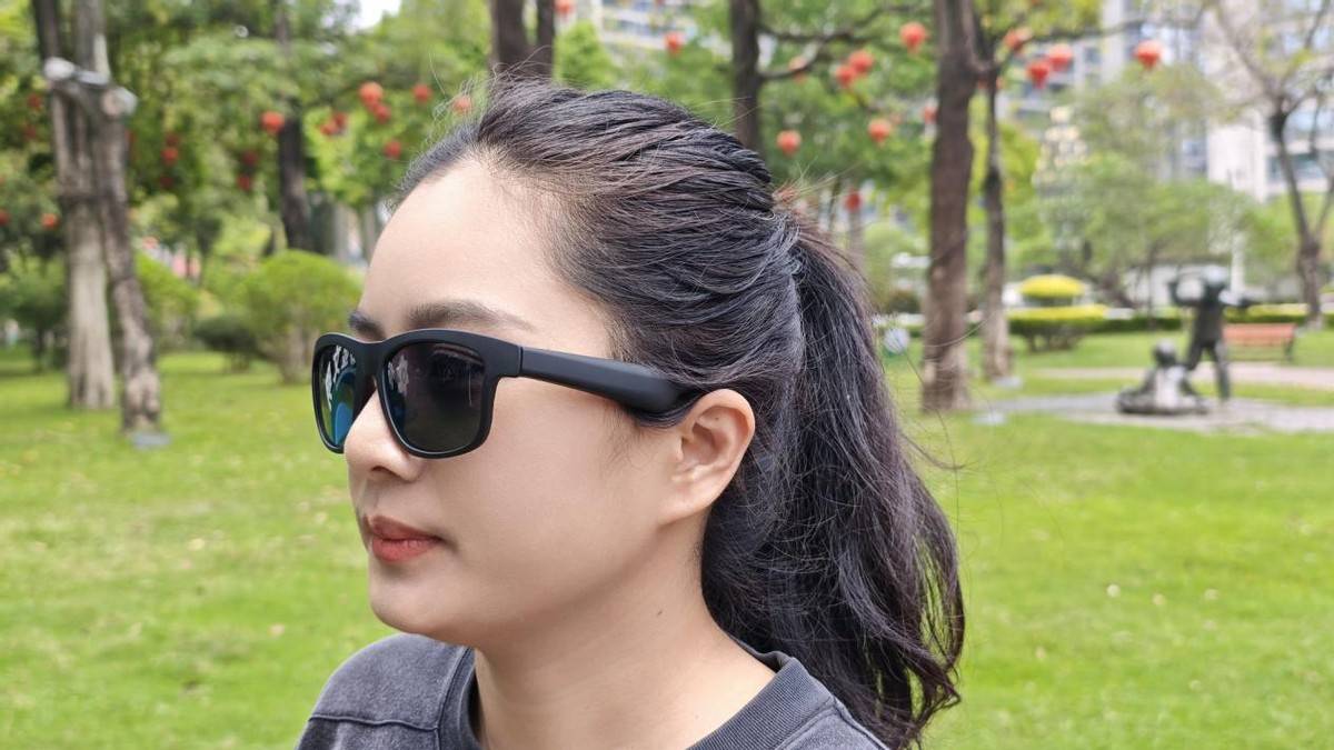 墨镜+耳机+AI交互，不足百元的飞雅F1智能眼镜体验