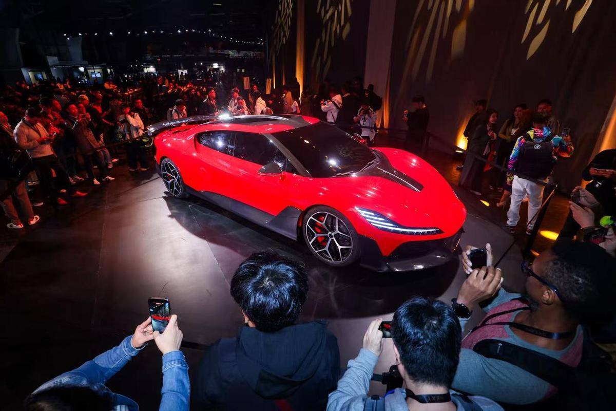 燃爆了！汽车贴地飞行不再是梦，追觅用火箭动力汽车震撼全球