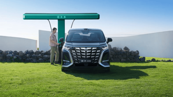 第二代腾势D9带来九大新迭代，上市价35.98万元起