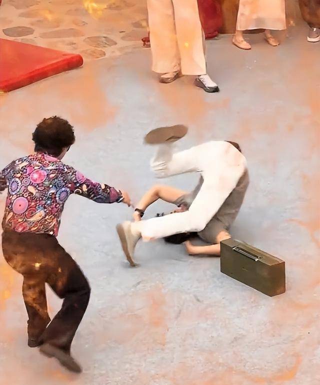 伊能静广告秦昊图片_秦昊看伊能静献技_