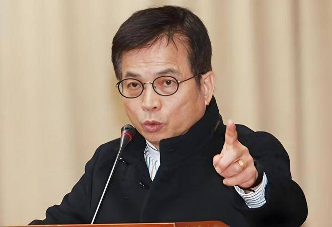 反转！赖士葆提出折中方案，黄复兴为郑丽文撑腰赵少康已遭到反噬_军购预算_支持_傅昆