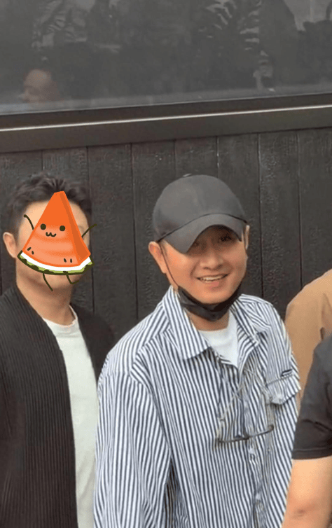 原创            文章上海面馆正式开业，马伊琍带俩女儿低调到场，离婚多年仍留足体面