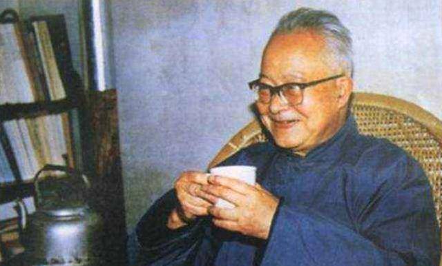 沈从文为丁玲出书写传记，不想丁玲破口大骂，从此知己成路人