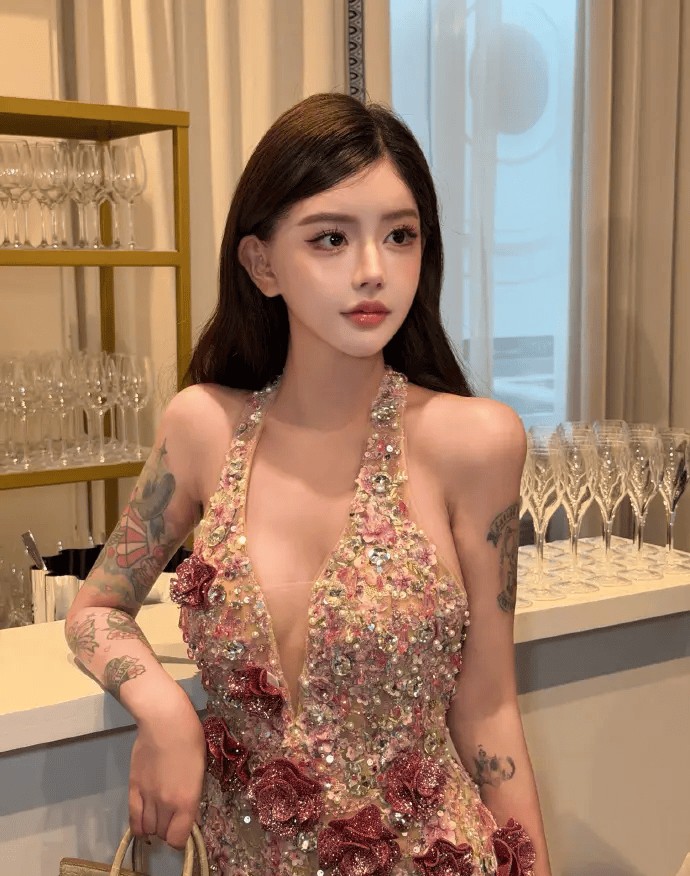 韩安冉就女明星整商言论致歉:用词不当引发争议