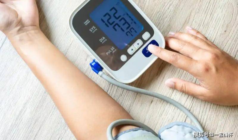 调查发现：高血压人过了71岁，基本都有这5现状，要坦然接受——别硬扛，这是身体在和你对话