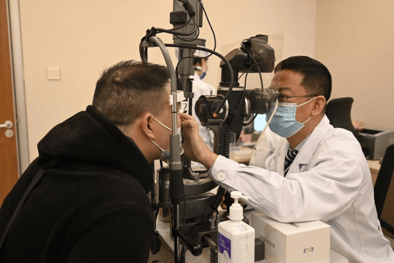甲亢甲减致眼突,专病专治更靠谱—— 爱尔眼科22城33家甲状腺眼病专病门诊,开启精准诊疗时代!(图4) 甲亢甲减致眼突,专病专治更靠谱—— 爱尔眼科22城33家甲状腺眼病专病门诊,开启精准诊疗时代!(图4)