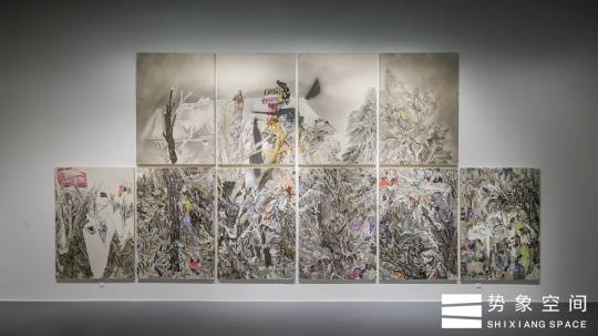 《九歌》(10联)200&times;140cm&times;10亚麻布上综合材料 2014-2022展览现场
