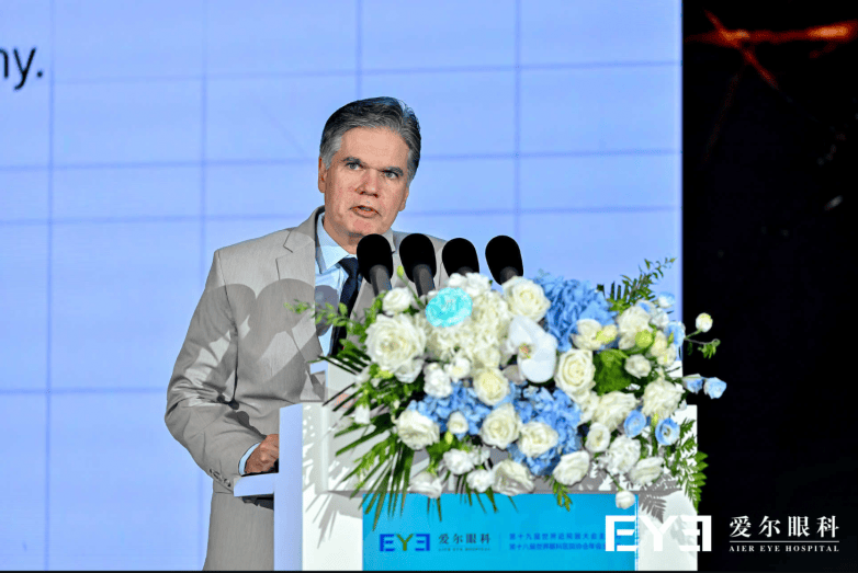 聚焦老视手术精准诊疗 国内外专家齐聚成都共探中老年眼健康新路径(图4) 聚焦老视手术精准诊疗 国内外专家齐聚成都共探中老年眼健康新路径(图4)