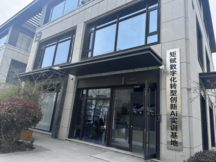 原来微调大模型的技术差距竟然这么大?