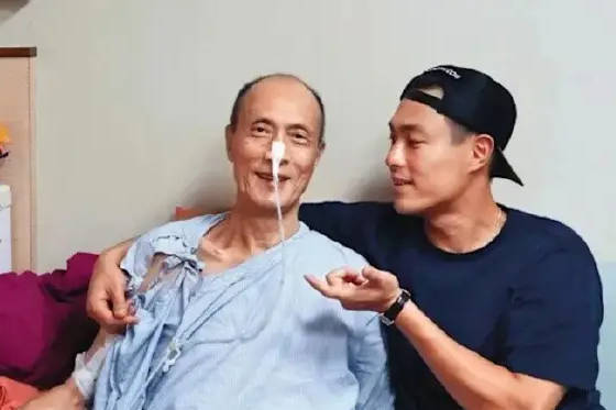 杨祐宁重启父亲生前餐厅：梦中与父亲开心相聚