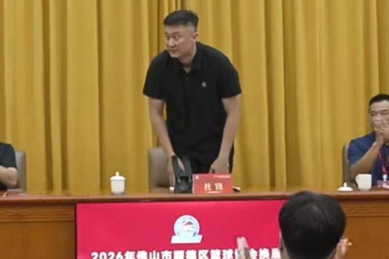 杜锋会下课吗？最近两件事表明他会继续执教广东队，粤蜜失望了