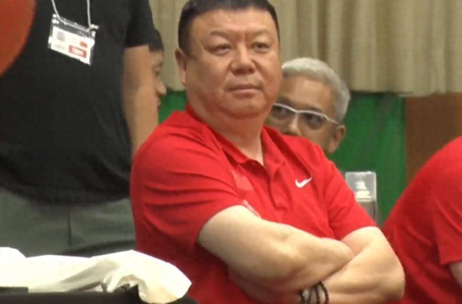 没料到！中国男篮7分不敌日本男篮 终结连胜 裁判引争议 后卫太差了