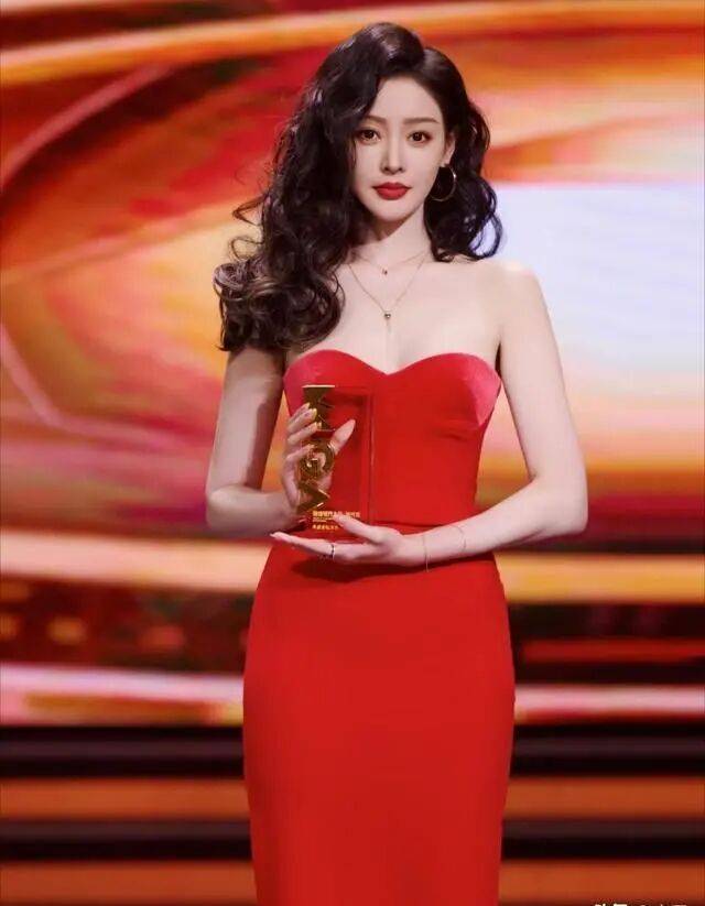 张天爱雪肤玉貌性感妩媚！六大影视代表作惊艳扮相美爆了