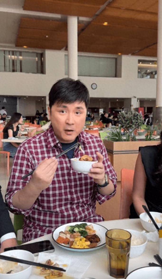 原创            李泳豪做KOL半月收入6万，被曝年收入或达144万，足够赡养李家鼎
