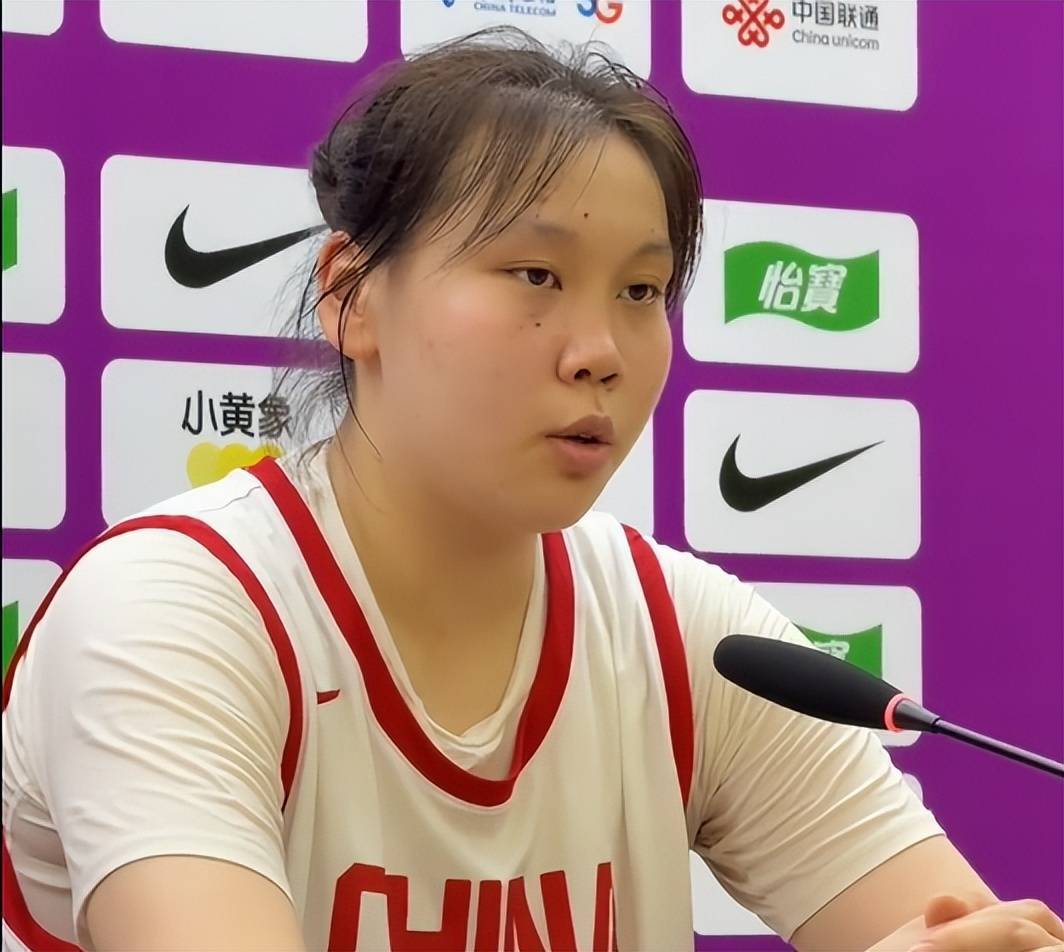 轰14+12！中国女篮15岁1米90悍将崛起：篮板怪兽曾场均砍29+20
