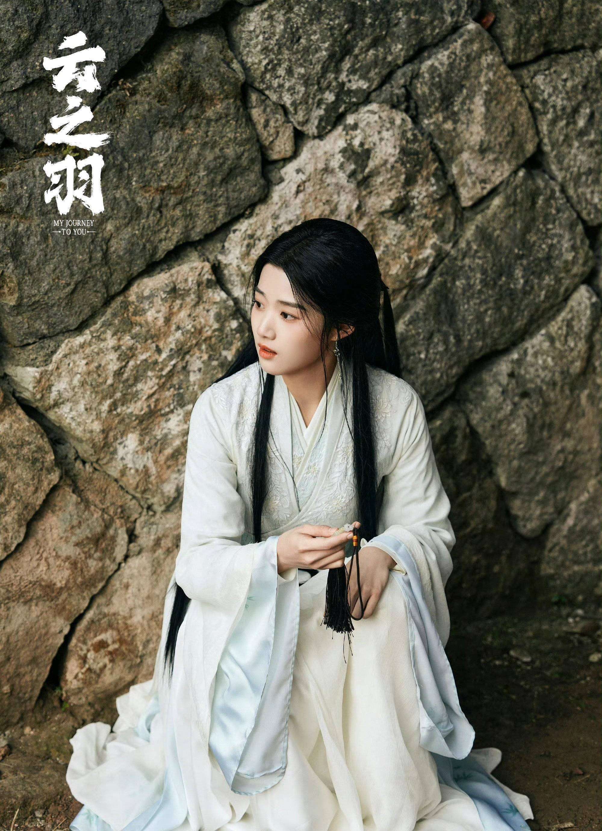 原创            卢女侠上线！徒手抓鱼又放生，卢昱晓这操作太圈粉
