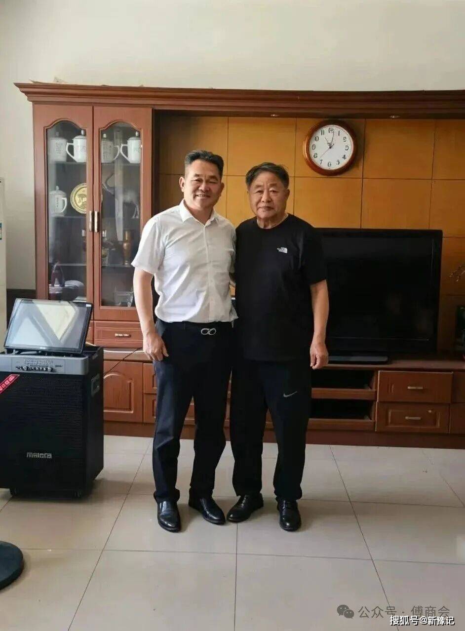 傅道杰会长与傅科华会长共商傅氏宗亲文化与商会发展新路径