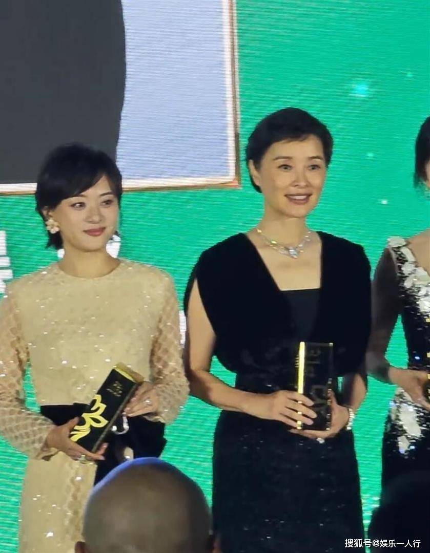 白玉兰这届赢麻了：绿毯替红毯，杨幂扶孙俪牵杨紫，去咖位才是真高级封面图