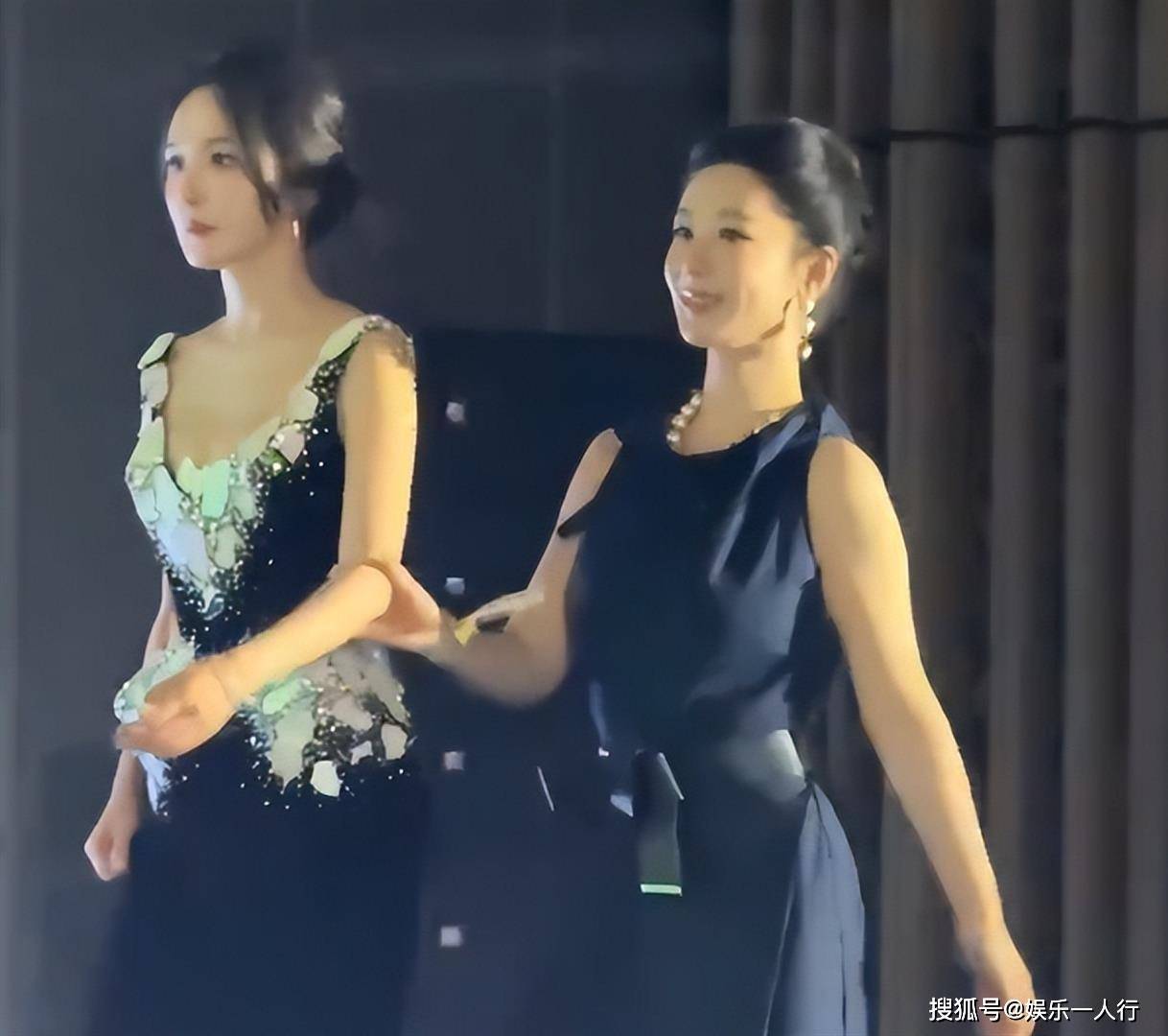 杨紫获白玉兰视后，台下孙俪和观众的表情说明一切，宋丹丹没说错封面图
