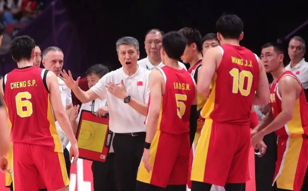 CBA最新消息！杜锋下课内幕曝光，杨毅曝有球员装病拒绝国家队，朱旭航离开新疆