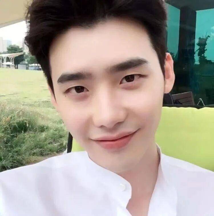 朴智贤李钟硕合作新剧《乐园》：讲述追寻隐藏真相的男记者和女警察的故事
