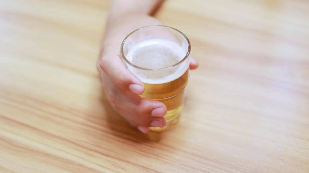 原创            医生发现：男性若是长期不饮酒，用不了多久，身体会出现5大变化