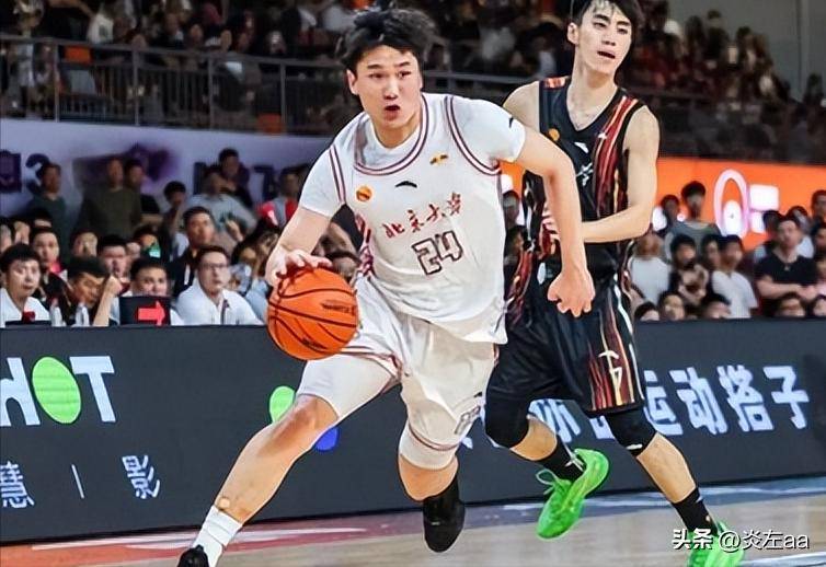 狂轰53分+8记三分！中国男篮20岁前锋硬抗全队：崔永熙替身大闪耀