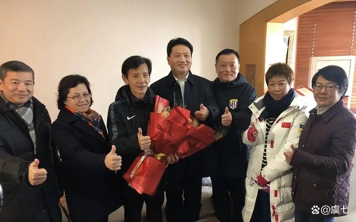 8.6日:曾是中国女足主帅,嫁给师兄后丁克多年,现在丈夫已是上海女足领队