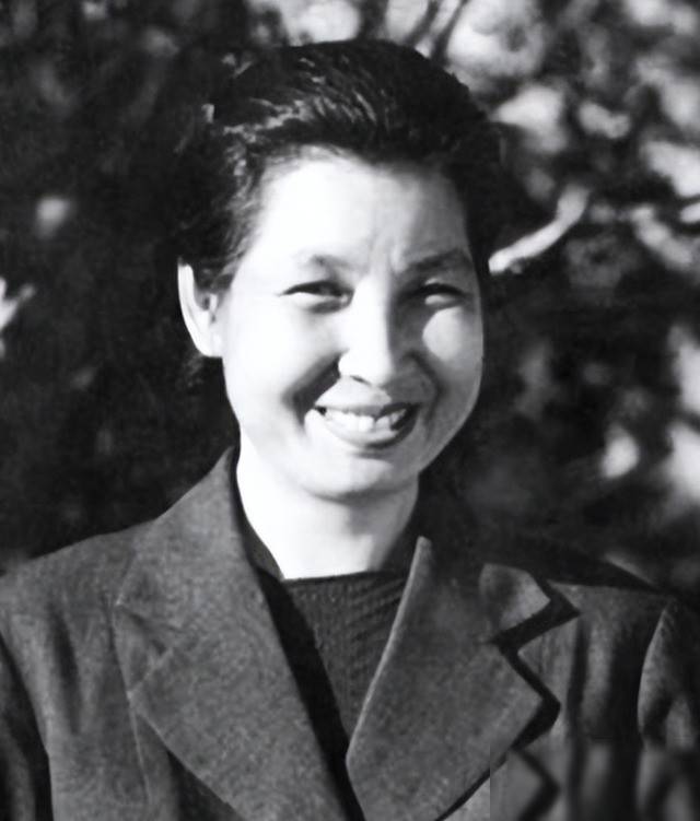1998年，陶斯亮和哥哥石来发的合影，一母所生，但命运判若天渊_曾志_母亲_井冈山
