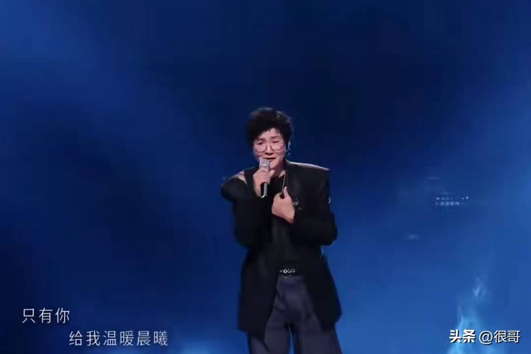 孙楠披哥初舞台全开麦炸场，上演降维打击，826票却引发巨大争议 (图8)