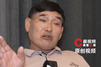 大衣哥谈被称明星界蜜雪冰城：获认可将坚守低调原则