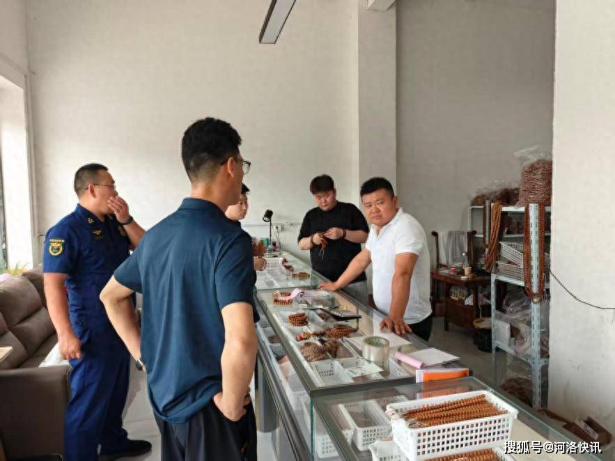 调研文玩核桃市场 赋能特色产业提质增效——河南省洛宁县永宁街道人大代表联络站开展专题调研活动