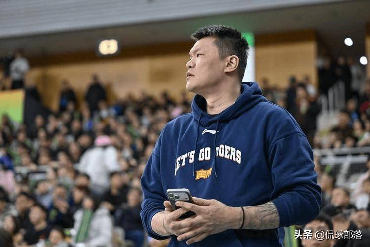 广东男篮最新消息：朱芳雨辞去总经理职务，将担任球队荣誉顾问