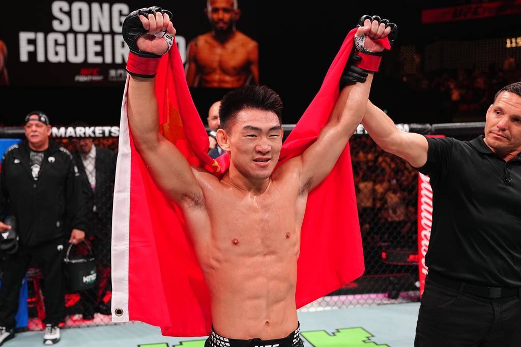 UFC 上海站宋亚东第二回合 KO 战胜乌马尔，如何评价这场比赛？