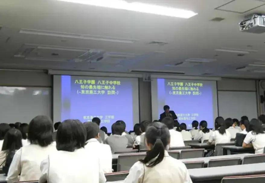 请输入图片描述