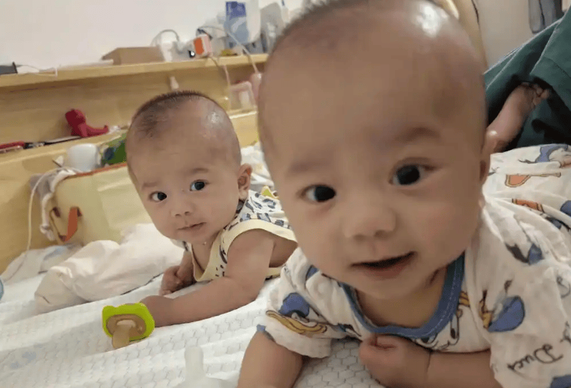 “三翻六坐九爬”这育儿口诀有道理吗？