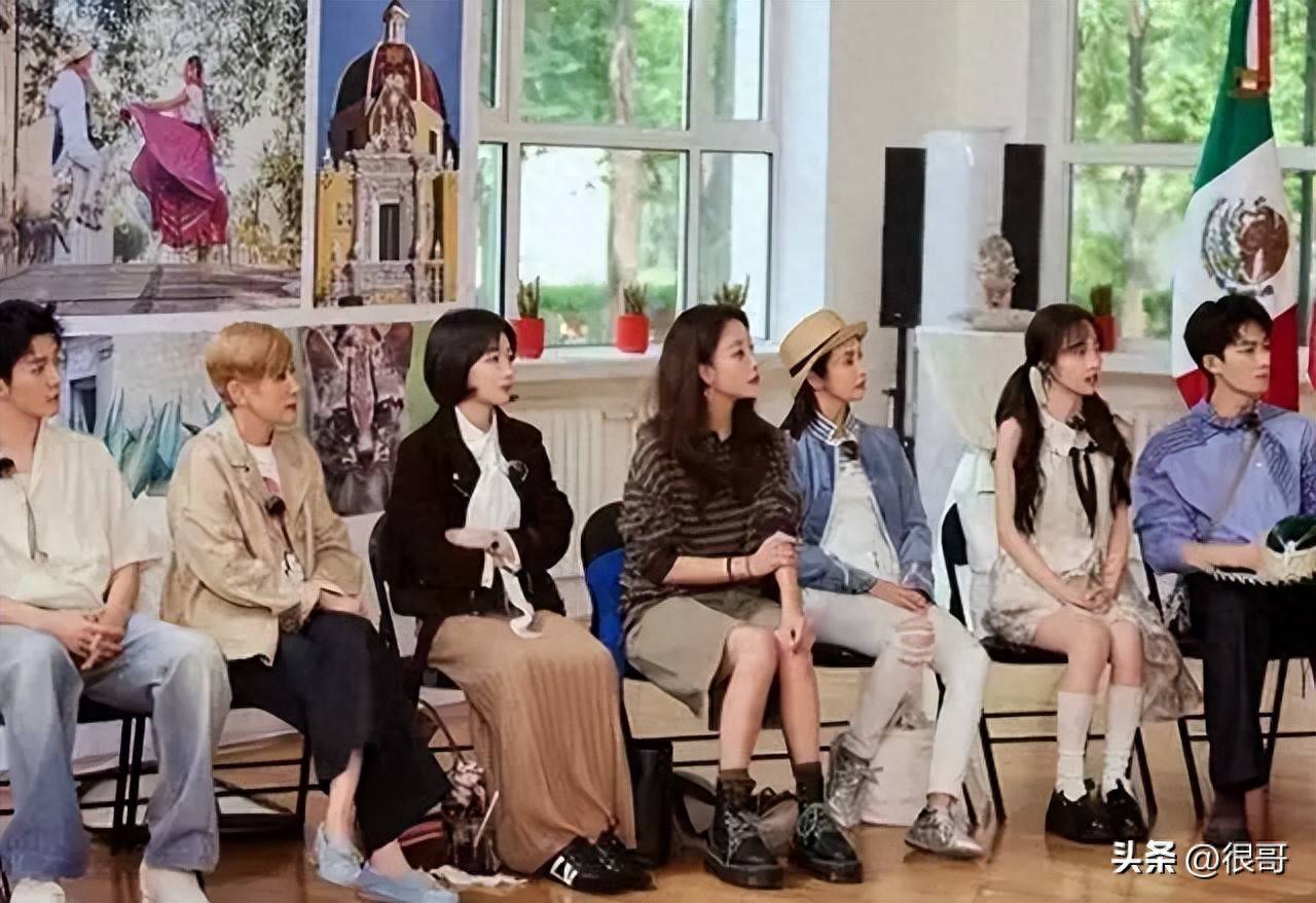 原创            花少8的名场面，邓为被灵魂拷问，吴君如殷桃同时落水先救谁？