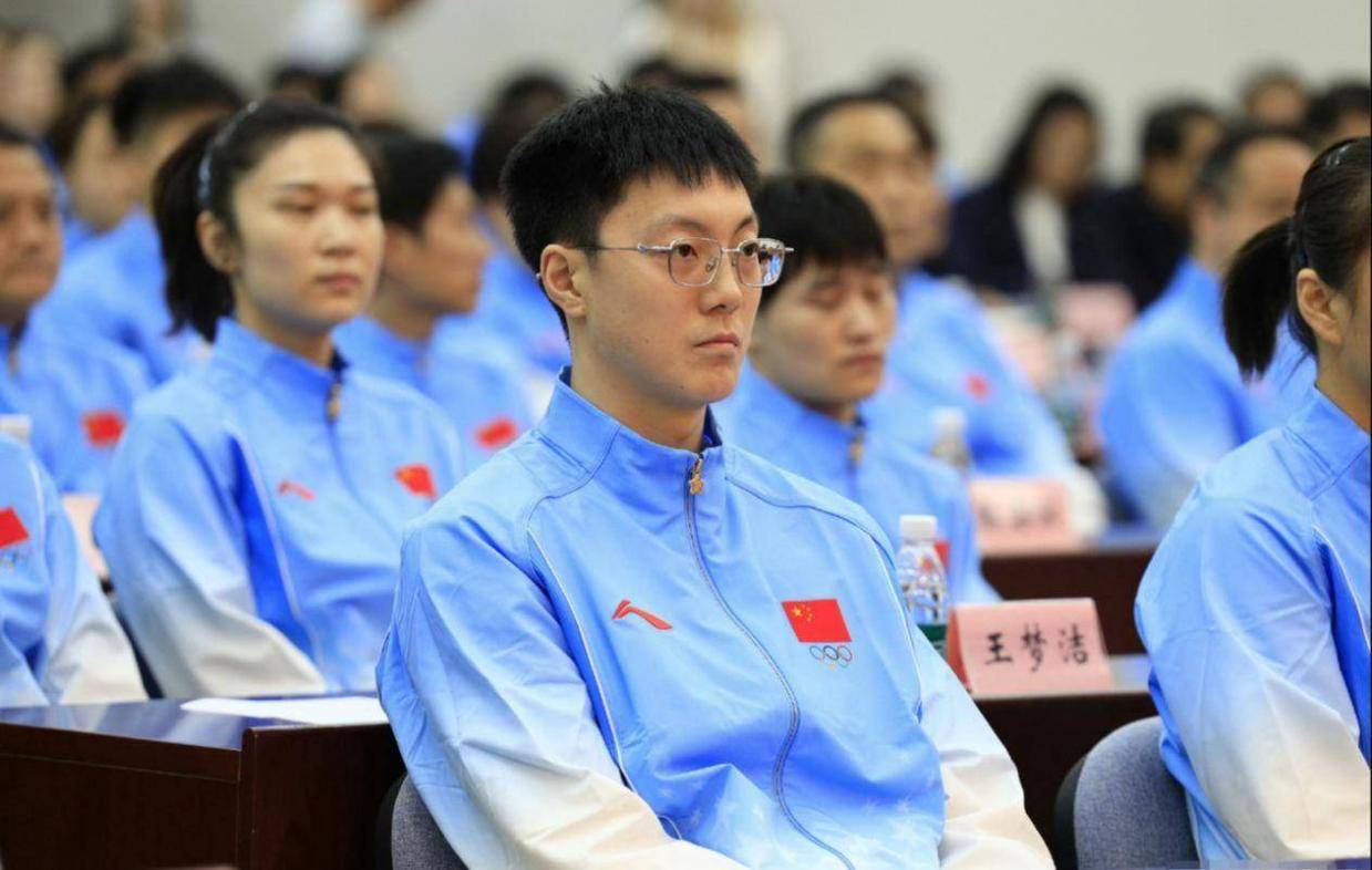 中国男篮重要决定！28岁国手接替赵继伟成新队长，曾2次关键比赛荣膺得分王
