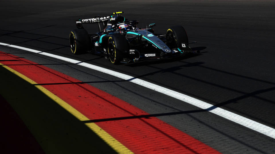 F1西班牙站：三练两次触发红旗，汉密尔顿上墙，安东内利最快