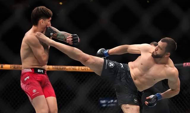 “散打沙皇”穆斯里穆再度出战UFC，遭遇失利！